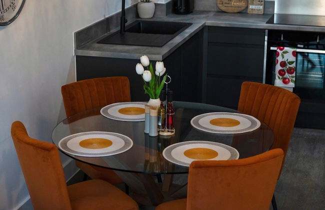 Luxe I Penthouse I Balcony I City Views I Parking I Liverpool City Center I - Photo 16