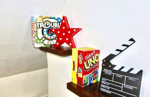 Brand NEW King Suite| Movie/Game Room| Coffee Bar - Foto 26