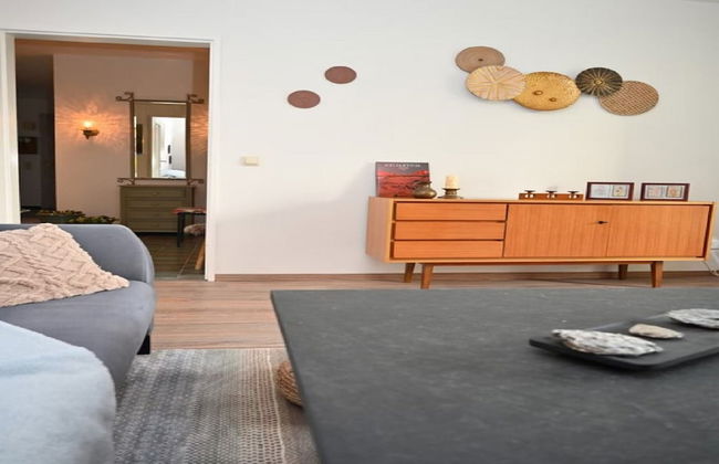 Vintage Style Apartment With Balcony/terrace - Photo 3