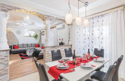 Awesome Home In Nedescina With Kitchen - Foto 20