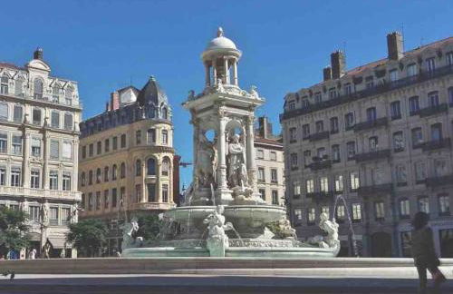 Le silence des toits / Silence under the roofs - Photo 44