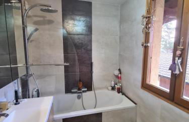 Large 4-room apartment between Switzerland and France - Foto 12