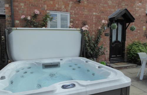 Falstaff Cottage, NEW HOT TUB, Sleeps up to 5, Stratford upon Avon - Foto 91