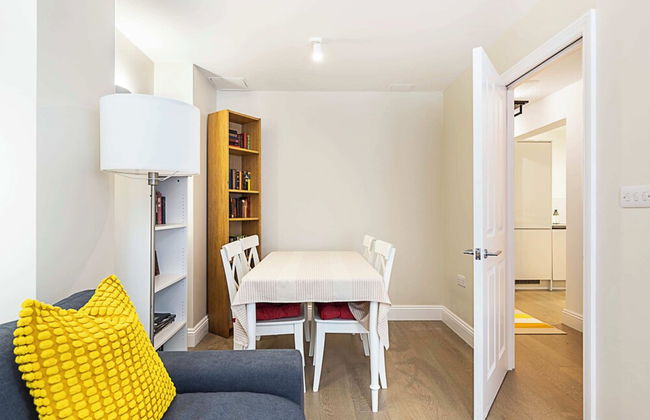 Charming and Modernised Edwardian Flat - Photo 17