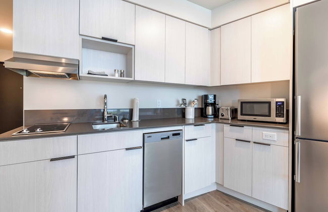 Marina Square Suites - Photo 21