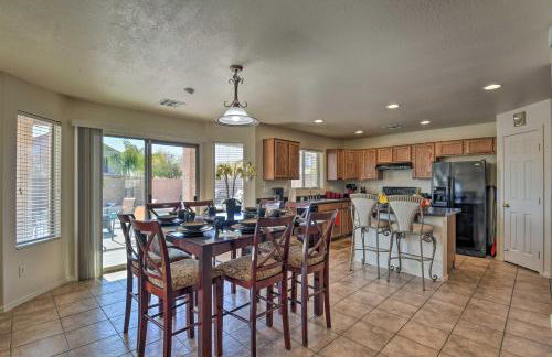 Relaxing San Tan Valley Retreat with Pool and Hot Tub! - Foto 6