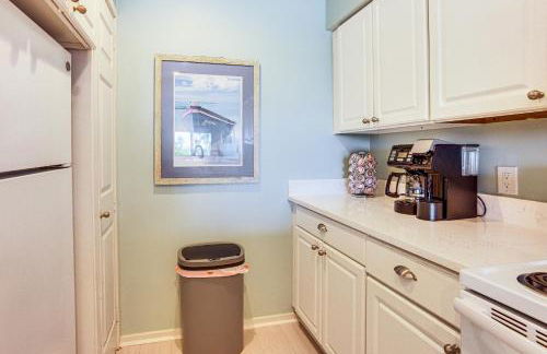 Poolside Fun and Ocean Strolls Harbor Island Haven! - Foto 11