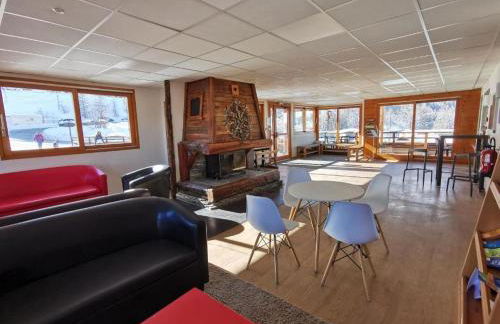 PUY SAINT VINCENT APPARTEMENT T2 BALCON SUPER PANORAMA AVEC PARKING PRIVE COUVERT et PISCINE L'ETE - Foto 13