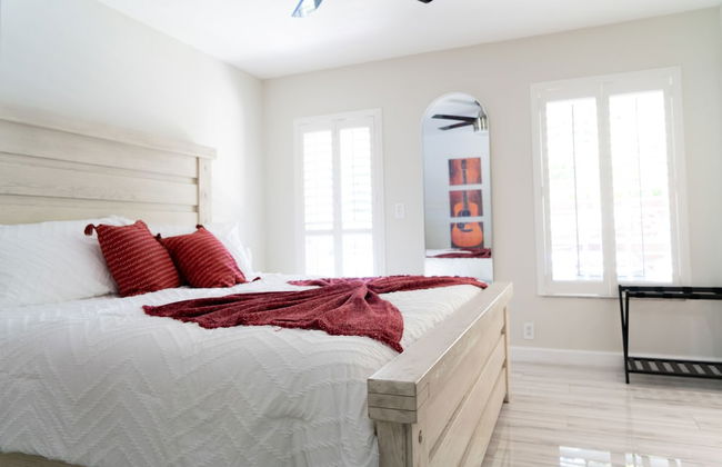 Modern Oasis - Photo 14