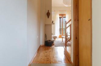 VYTINA LOFTS - Cozy 2-Level Loft Apartments with Fireplace & Mountain Views - Photo 32