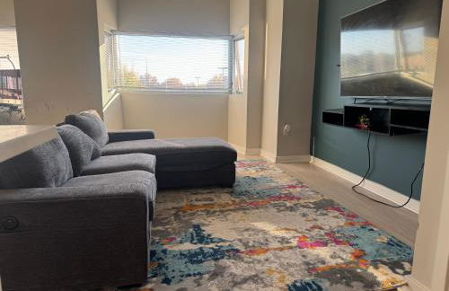 Modern Hyattsville Apartment - Walk to Metro & DC - Foto 12