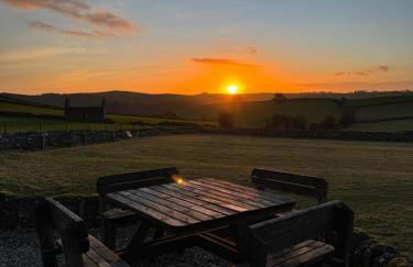 Thors Cave Cabin, Peak District - Photo 6