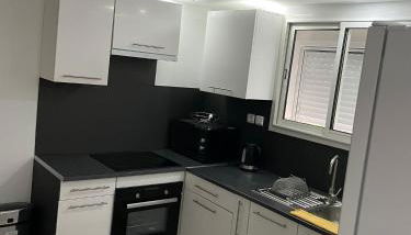 T2 Cosy Montpellier - Spa Privatif Jacuzzi Hammam Piscine Extérieure en Supplément - Photo 2