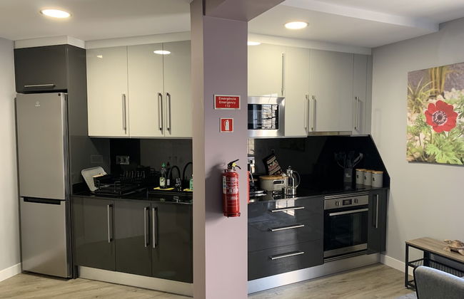 Funchal Apt- Sleeps 2 - Pool & Parking - Madeira - Foto 7