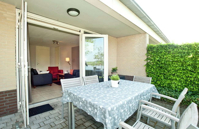 Villa in Maaspark With Lake Views & Sauna - Photo 6