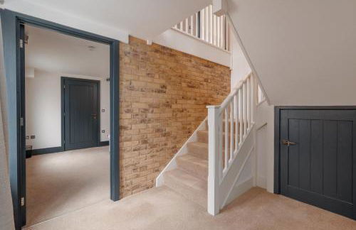 Chalice Close by Grandeur Property - Foto 26