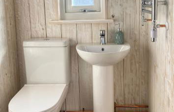 Robin Cabin with hot tub - Foto 17