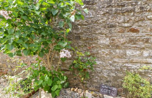 Hawthorne Cottage - Photo 25