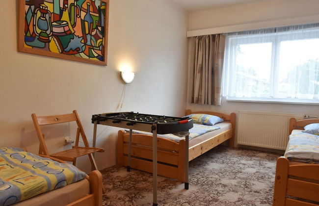 Serene Holiday Home in Mladé Buky with Private Pool and Trampoline - Foto 3