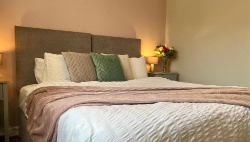 The Orchid-Central Beeston-Private Apartment-SmartTV-Free Wi-Fi-Tram-Parking - Foto 3
