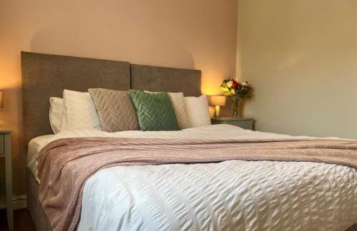 The Orchid-Central Beeston-Private Apartment-SmartTV-Free Wi-Fi-Tram-Parking - Foto 4
