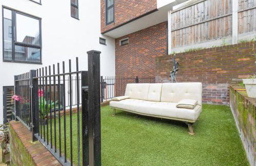 Charming 3BR Duplex in Wembley, 5 Minutes to Tube - Foto 4