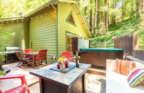 Vino Velo Retreat! Redwoods! Hot Tub!! Fire Table!! BBQ!! Game Room!! Fast WiFi!! Dog Friendly!! - Foto 11