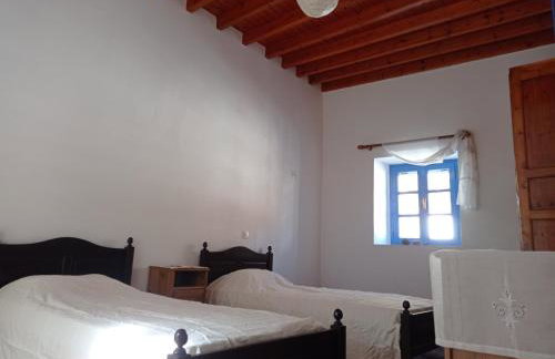 quiet stone house in Nisyros - Photo 19