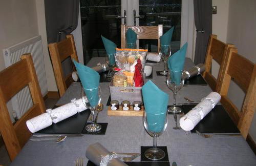 River Lodge Hot Tub Sleeps 6 - Photo 36