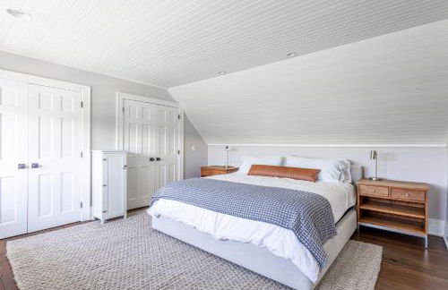 Stunning luxury Retreat I Wineries & Fall Farm Fun - Photo 63