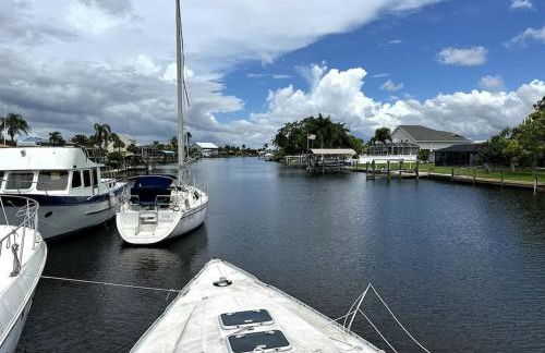 Cozy 2 BR Waterfront home with Heated Pool - Foto 45