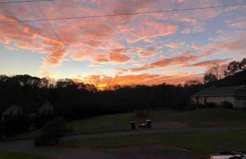 Massive 4 bedroom home Sleeps 19 - Foto 18