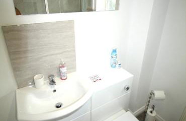 2 Bedroom House - Beautifully Decorated & Furnished - Parking - Large Garden - Foto 20