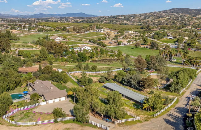 Temecula Wine Country Home w/ Pool, Hot Tub, Game Room & Vineyard Views - Foto 47