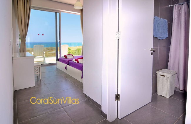 Blue - Beach Front Spectacular Villa Sleeps 10 - Foto 68