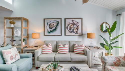 Salt and Light Oceanfront Condo with Pool and Elevator - Foto 4