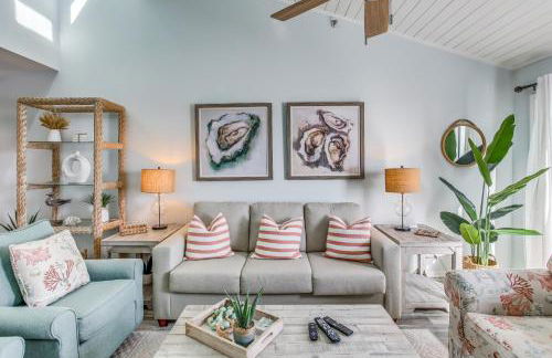 Salt and Light Oceanfront Condo with Pool and Elevator - Foto 4