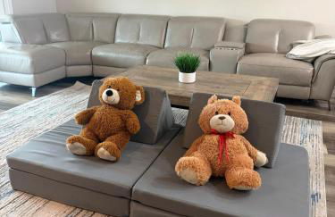 Ultimate Backyard Oasis, Heated Pool, Spa and Lake - Foto 49