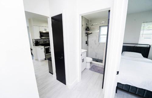 Close to the Action, Peaceful When You Return - Foto 28