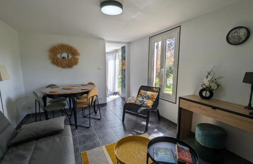 Maison en Berry avec jardin clos et terrasse - draps et ménage inclus - FR-1-591-408 - Foto 4