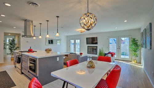 Oceanside Home with Patio and Grill, Walk to Beach! - Foto 2