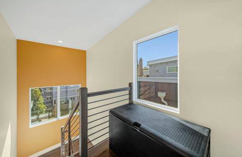 Modern 4-Story 3-BR Townhome with Rooftop Lounge - Foto 24