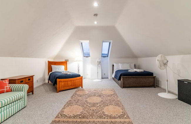 Lakehouse w Private Beach Bar Lg Deck Dock - Photo 24