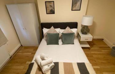 Riverside 2 Bedroom Apartment - Central Location - Foto 2