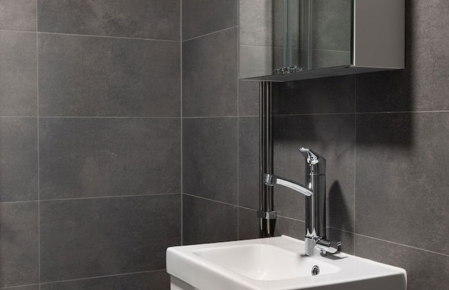 2ndhomes 2BR Center Apartment w Balcony - Foto 24