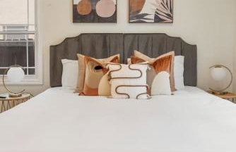 Stunning Retro Beach Oasis, Dual Living, Pool - Foto 65