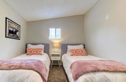 Spacious 3BR Midtown Home - Sleeps 7 - Walkable to Dining & Attractions - Easy Access to Downtown - Foto 15