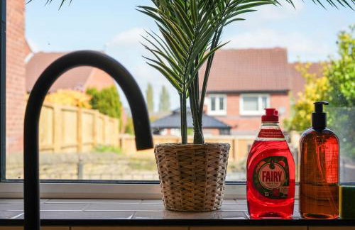 Beighton - 3 Bed Spacious Home with FREE Parking, Great for Groups & Families - Hosted by Stay Host Save - Foto 51