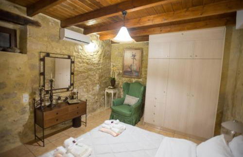 Villa Kamelia-Renovated old house-South Crete - Photo 3