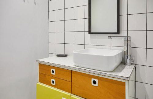 Binks - Seafront 1 bed first floor apartment - Photo 18